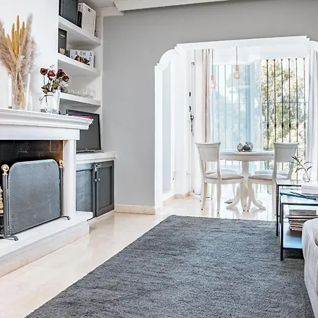 Apartment Peaceful Modern 2 Bedroom In Aloha Pueblo With View Over The Pool *