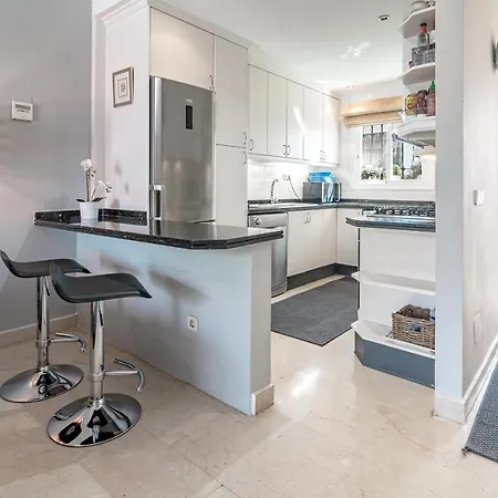Peaceful Modern 2 Bedroom In Aloha Pueblo With View Over The Pool Marbella