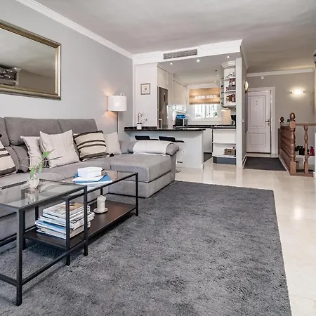 Peaceful Modern 2 Bedroom In Aloha Pueblo With View Over The Pool Apartment *